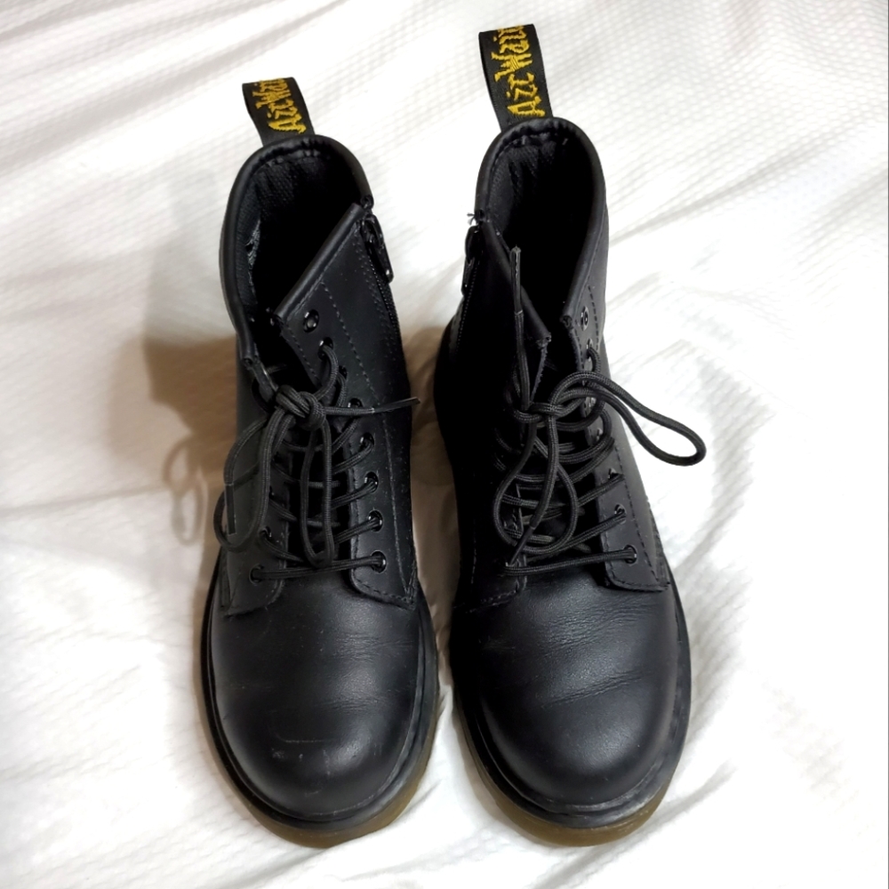 🆕️UNISEX DOC MARTENS🆕️
